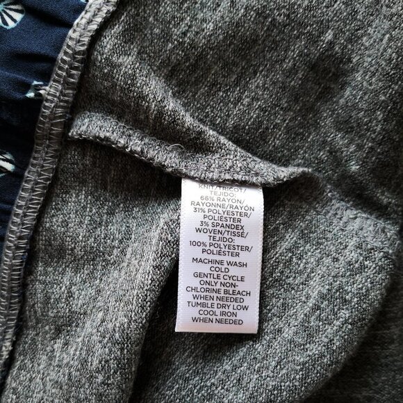 New LOFT Women's Sweater Grey With Blue Floral Hem Size S - Picture 4 of 4